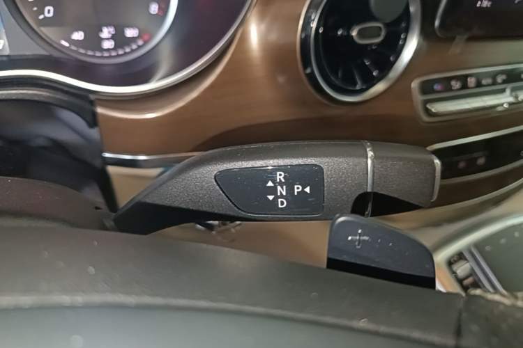 Used Mercedes-Benz V-Class 2020 V 260 L Long-wheelbase Luxury Edition Gear Lever