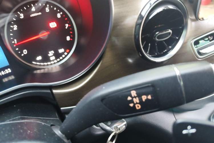 Used Mercedes-Benz V-Class 2020 V 260 L Long-wheelbase Luxury Edition Gear Lever