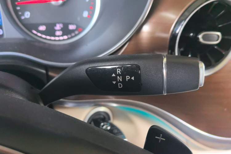 Used Mercedes-Benz V-Class 2020 V 260 Prestige Edition Gear Lever