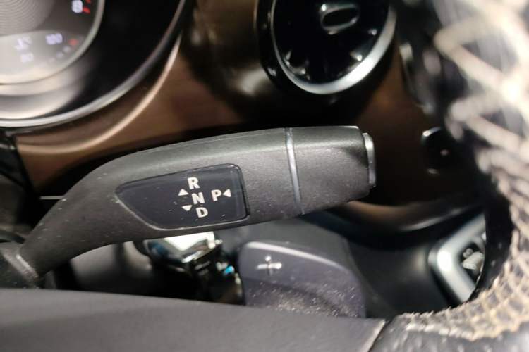 Used Mercedes-Benz V-Class 2020 V 260 Prestige Edition Gear Lever