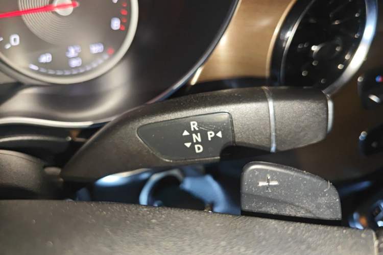 Used Mercedes-Benz V-Class 2020 V 260 Prestige Edition Gear Lever