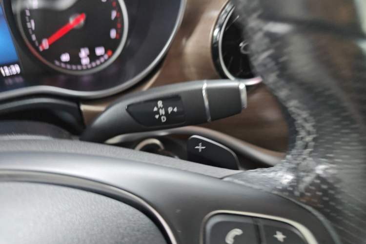 Used Mercedes-Benz V-Class 2020 V 260 Prestige Edition Gear Lever
