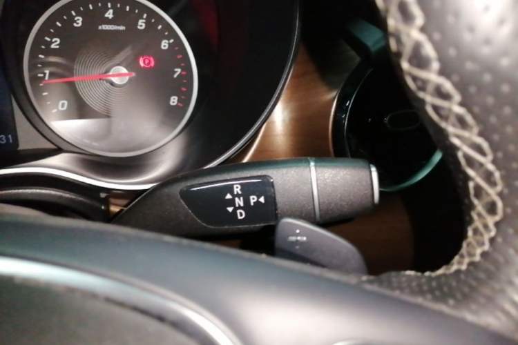 Used Mercedes-Benz V-Class 2020 V 260 L Long-wheelbase Luxury Edition Gear Lever