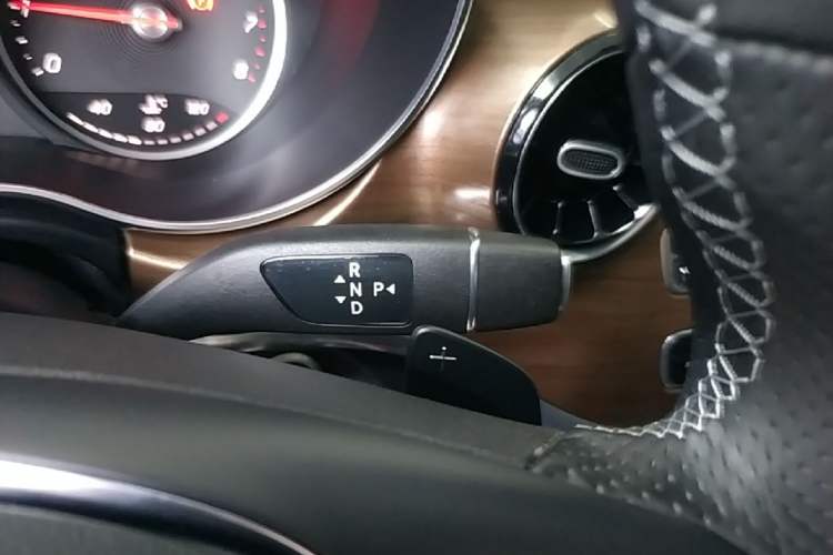 Used Mercedes-Benz V-Class 2020 V 260 L Long-wheelbase Luxury Edition Gear Lever