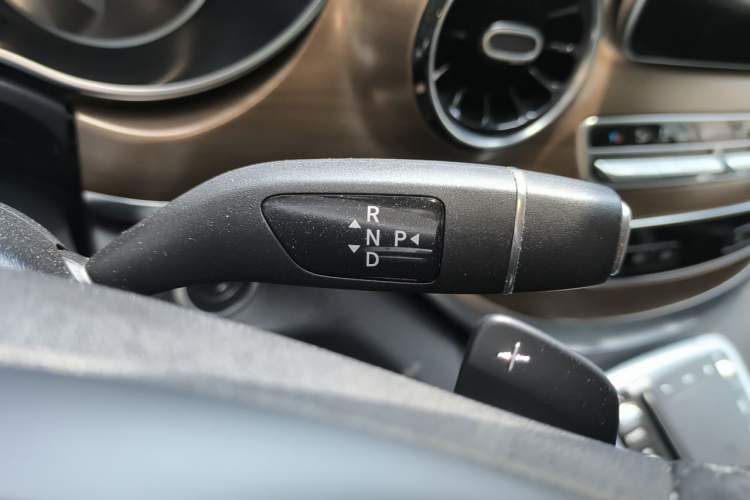 Used Mercedes-Benz V-Class 2020 V 260 L Long-wheelbase Luxury Edition Gear Lever