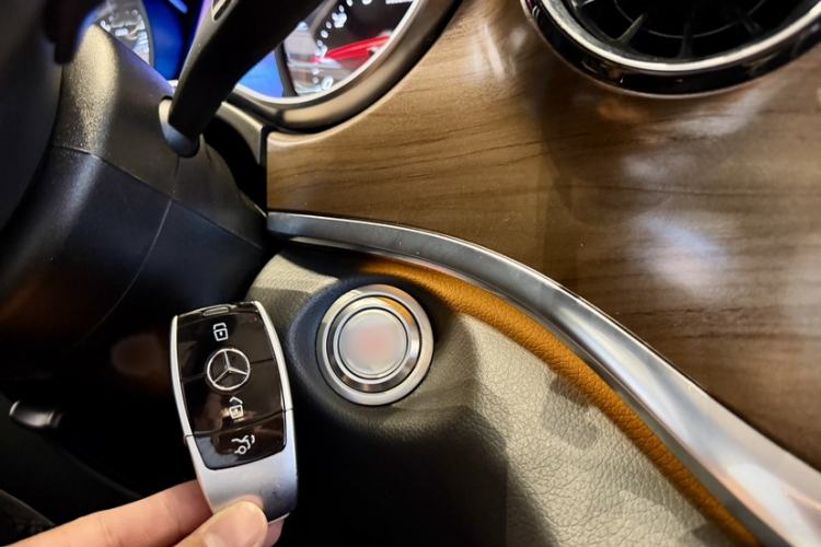 Used Mercedes-Benz V-Class 2020 V 260 L Long-wheelbase Luxury Edition Gear Lever