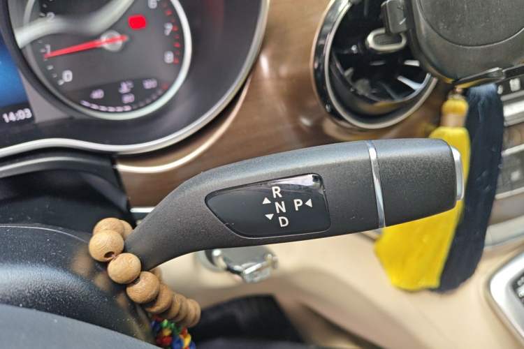 Used Mercedes-Benz V-Class 2020 V 260 L Long-wheelbase Luxury Edition Gear Lever