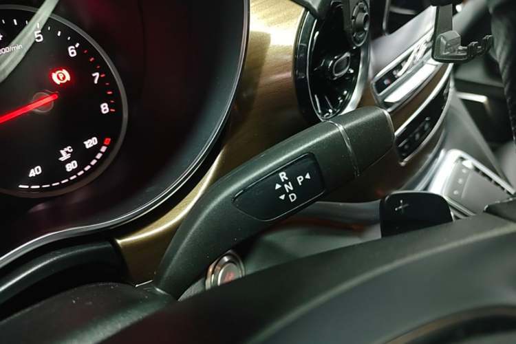 Used Mercedes-Benz V-Class 2020 V 260 L Long-wheelbase Luxury Edition Gear Lever
