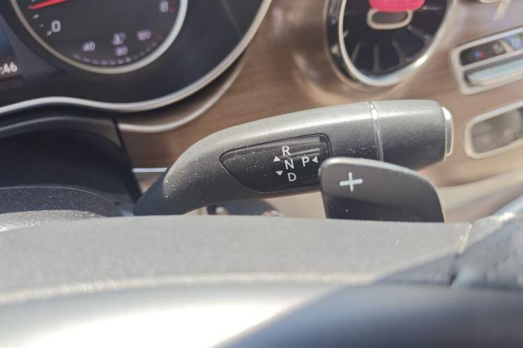 Used Mercedes-Benz V-Class 2020 V 260 Prestige Edition Gear Lever