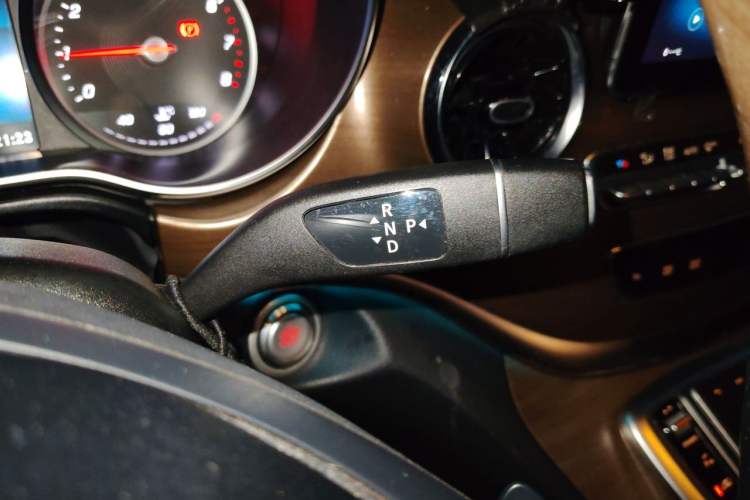 Used Mercedes-Benz V-Class 2020 V 260 L Long-wheelbase Luxury Edition Gear Lever