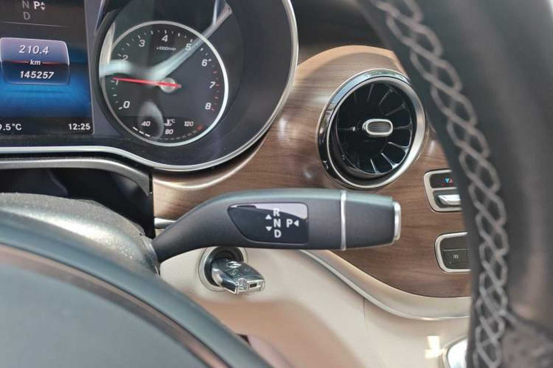Used Mercedes-Benz V-Class 2020 V 260 L Long-wheelbase Luxury Edition Gear Lever