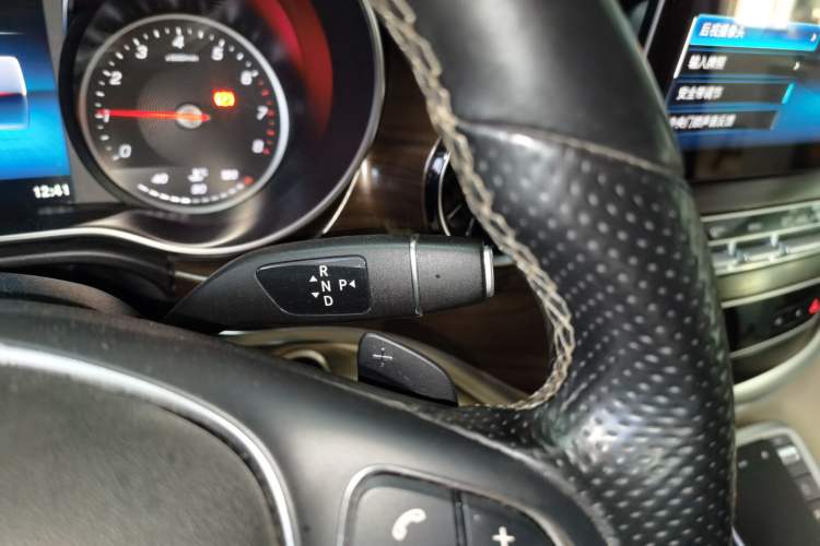 Used Mercedes-Benz V-Class 2020 V 260 Avantgarde Edition Gear Lever
