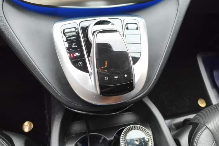 Used Mercedes-Benz V-Class 2020 V 260 Avantgarde Edition Gear Lever