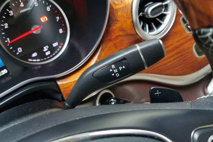 Used Mercedes-Benz V-Class 2020 V 260 L Long-wheelbase Luxury Edition Gear Lever