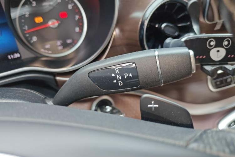 Used Mercedes-Benz V-Class 2020 V 260 Prestige Edition Gear Lever