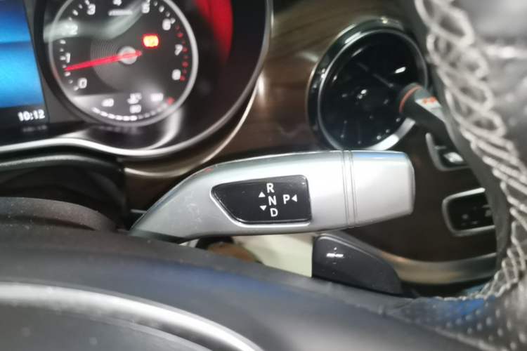 Used Mercedes-Benz V-Class 2020 V 260 Avantgarde Edition Gear Lever