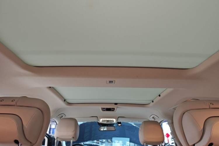 Used Mercedes-Benz V-Class 2020 V 260 Prestige Edition Headliner