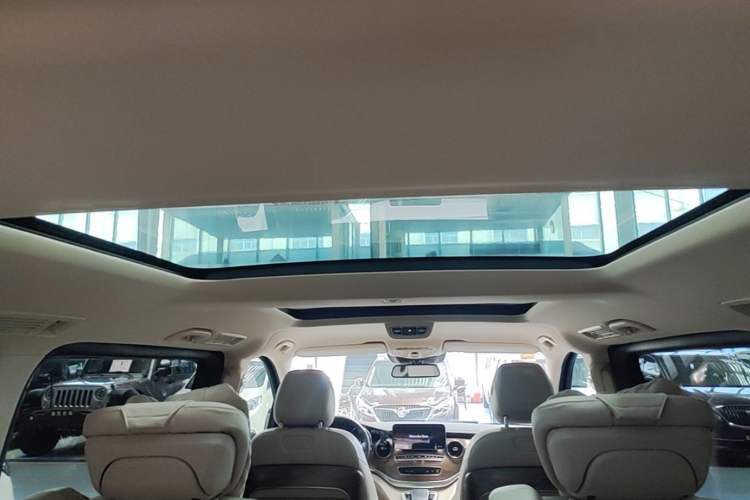 Used Mercedes-Benz V-Class 2020 V 260 Prestige Edition Headliner