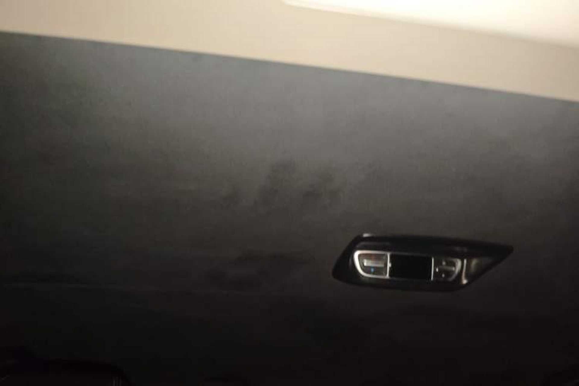 Used Mercedes-Benz V-Class 2020 V 260 Avantgarde Edition Headliner