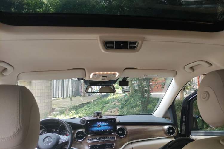 Used Mercedes-Benz V-Class 2020 V 260 Prestige Edition Headliner