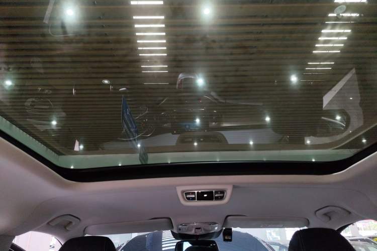 Used Mercedes-Benz V-Class 2020 V 260 Prestige Edition Headliner