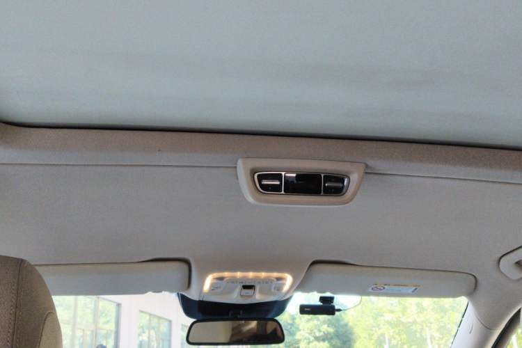 Used Mercedes-Benz V-Class 2020 V 260 Avantgarde Edition Headliner