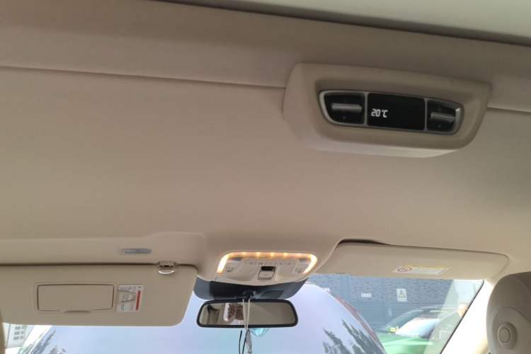 Used Mercedes-Benz V-Class 2020 V 260 Prestige Edition Headliner