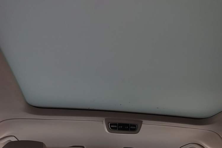 Used Mercedes-Benz V-Class 2020 V 260 Avantgarde Edition Headliner