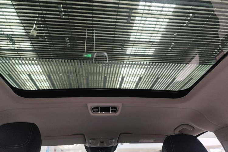 Used Mercedes-Benz V-Class 2020 V 260 Avantgarde Edition Headliner