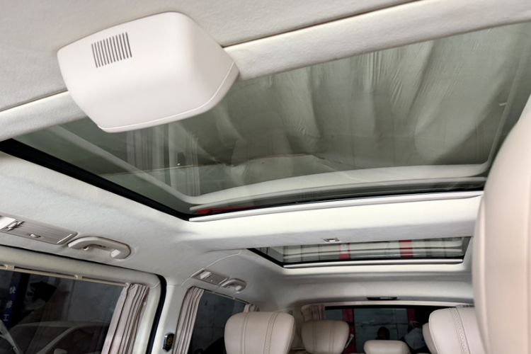 Used Mercedes-Benz V-Class 2020 V 260 Avantgarde Edition Headliner