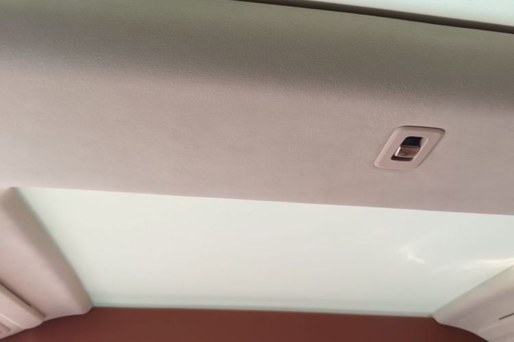 Used Mercedes-Benz V-Class 2020 V 260 Avantgarde Edition Headliner
