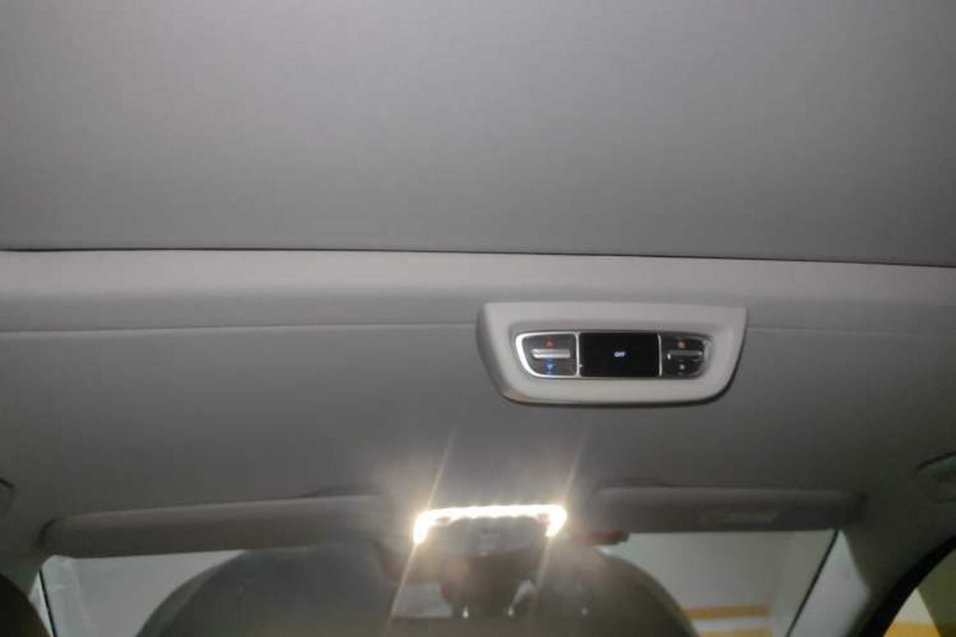 Used Mercedes-Benz V-Class 2020 V 260 L Long-wheelbase Luxury Edition Headliner
