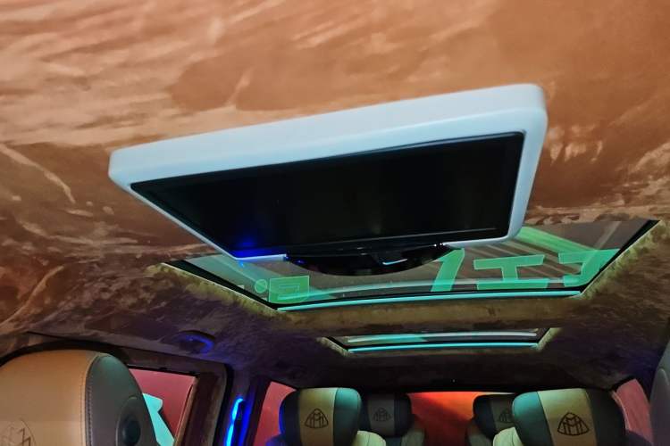 Used Mercedes-Benz V-Class 2020 V 260 Avantgarde Edition Headliner