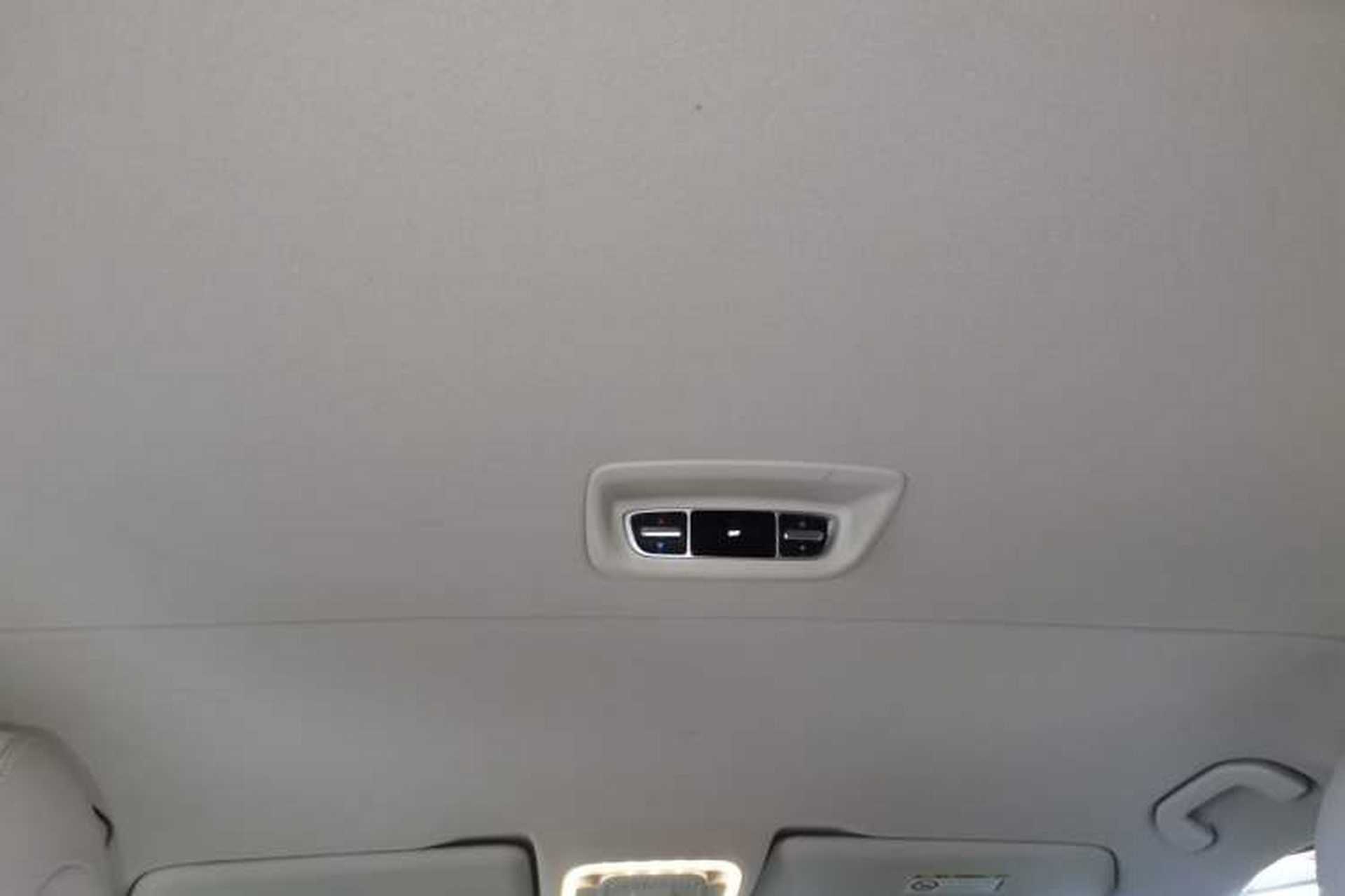 Used Mercedes-Benz V-Class 2020 V 260 Avantgarde Edition Headliner