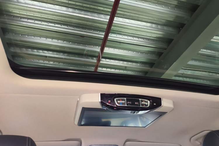 Used Mercedes-Benz V-Class 2020 V 260 Prestige Edition Headliner