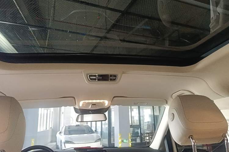 Used Mercedes-Benz V-Class 2020 V 260 Prestige Edition Headliner