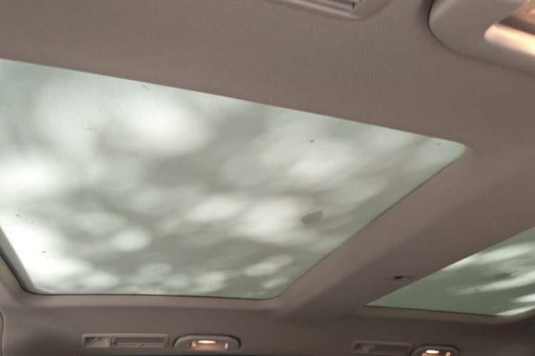 Used Mercedes-Benz V-Class 2020 V 260 Avantgarde Edition Headliner