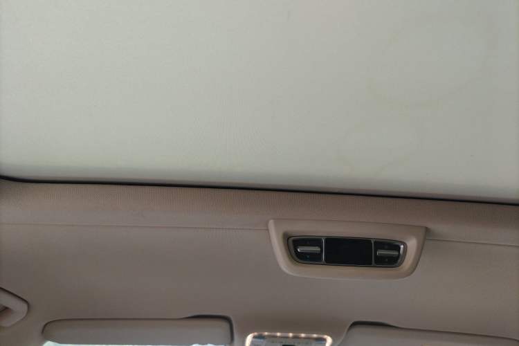 Used Mercedes-Benz V-Class 2020 V 260 L Long-wheelbase Luxury Edition Headliner