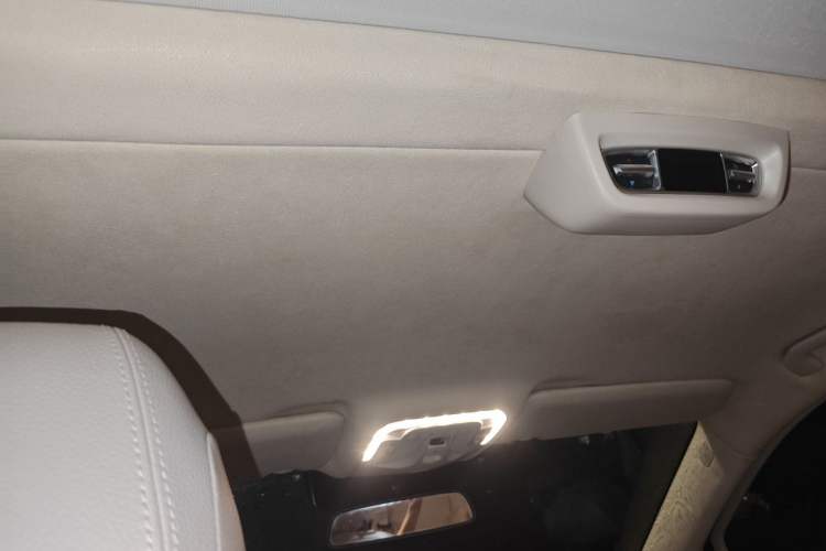 Used Mercedes-Benz V-Class 2020 V 260 Prestige Edition Headliner