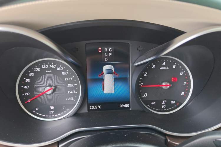 Used Mercedes-Benz V-Class 2020 V 260 Avantgarde Edition Instrument Cluster