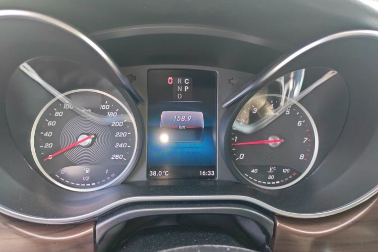 Used Mercedes-Benz V-Class 2020 V 260 Avantgarde Edition Instrument Cluster
