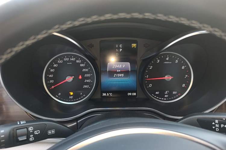 Used Mercedes-Benz V-Class 2020 V 260 Avantgarde Edition Instrument Cluster