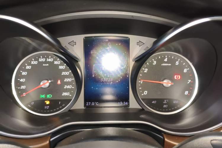 Used Mercedes-Benz V-Class 2020 V 260 Avantgarde Edition Instrument Cluster