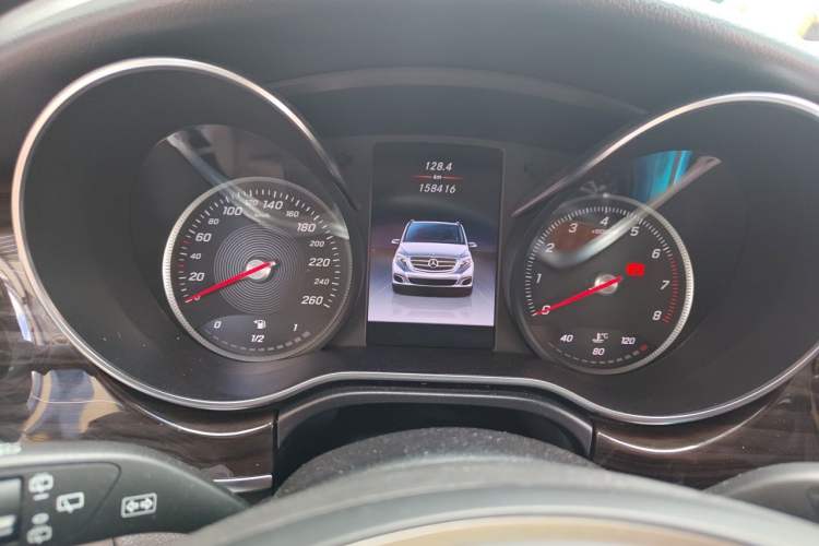 Used Mercedes-Benz V-Class 2020 V 260 Avantgarde Edition Instrument Cluster