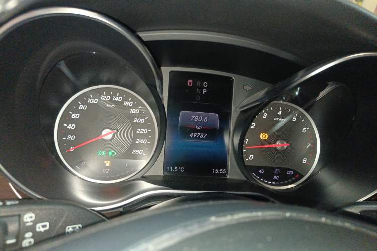 Used Mercedes-Benz V-Class 2020 V 260 Avantgarde Edition Instrument Cluster