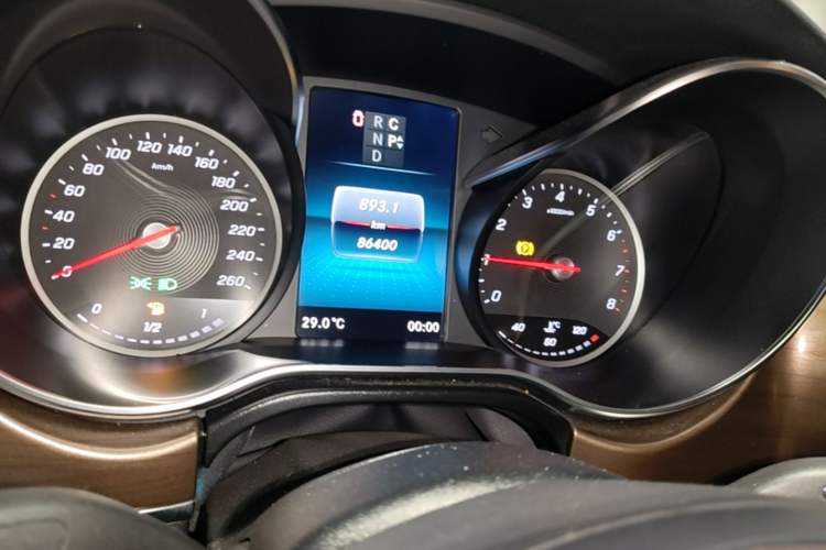 Used Mercedes-Benz V-Class 2020 V 260 Prestige Edition Instrument Cluster