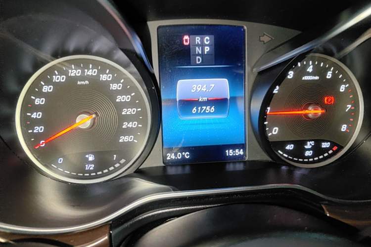 Used Mercedes-Benz V-Class 2020 V 260 Avantgarde Edition Instrument Cluster