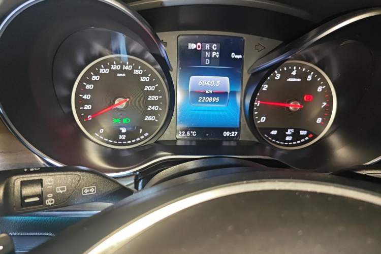 Used Mercedes-Benz V-Class 2020 V 260 Prestige Edition Instrument Cluster
