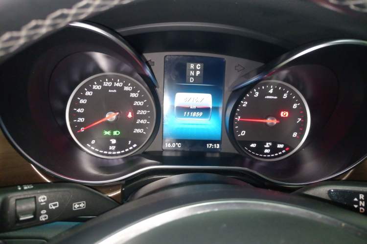Used Mercedes-Benz V-Class 2020 V 260 Prestige Edition Instrument Cluster