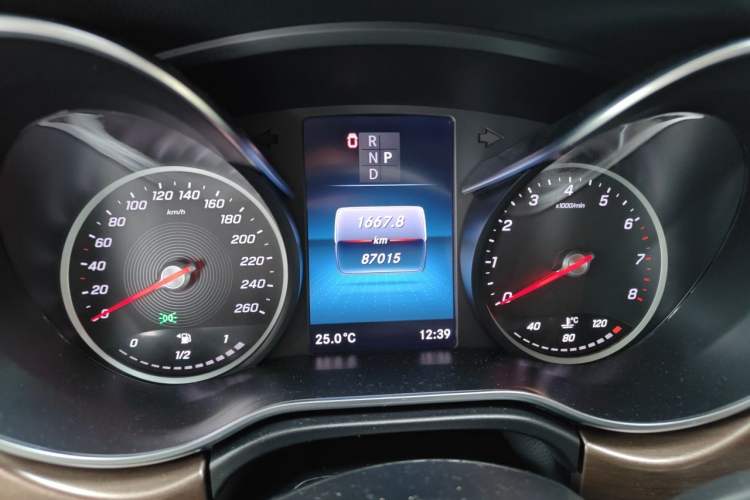 Used Mercedes-Benz V-Class 2020 V 260 Prestige Edition Instrument Cluster